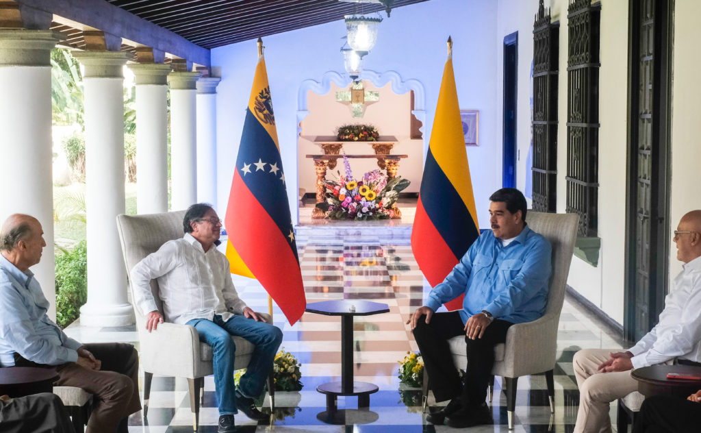 Gustavo Petro and Nicolas Maduro meeting