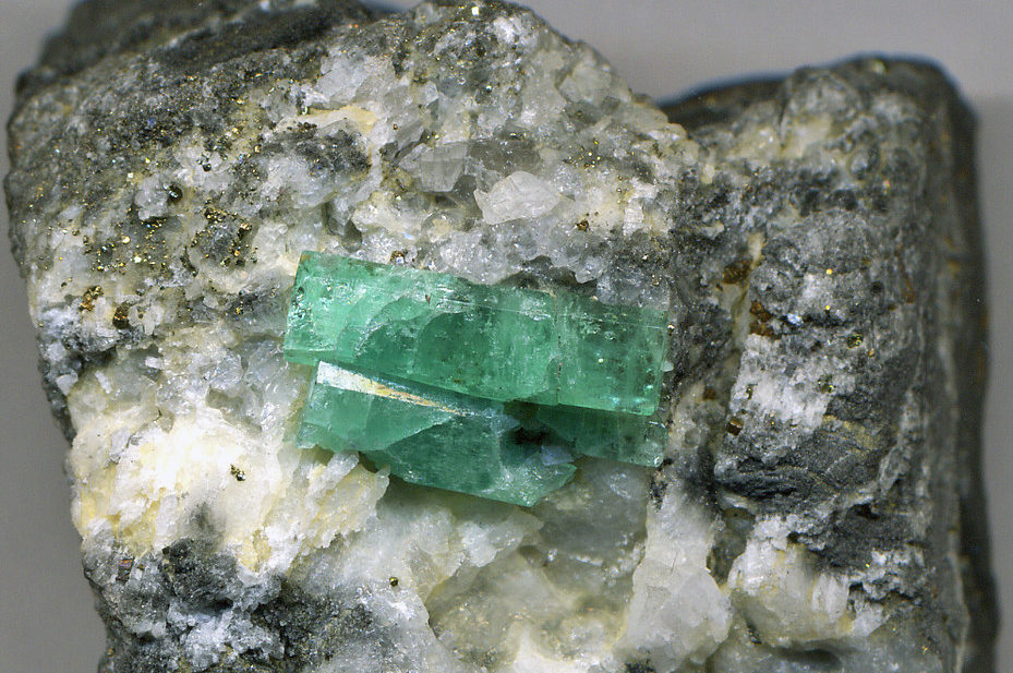 Colombia mining emeralds