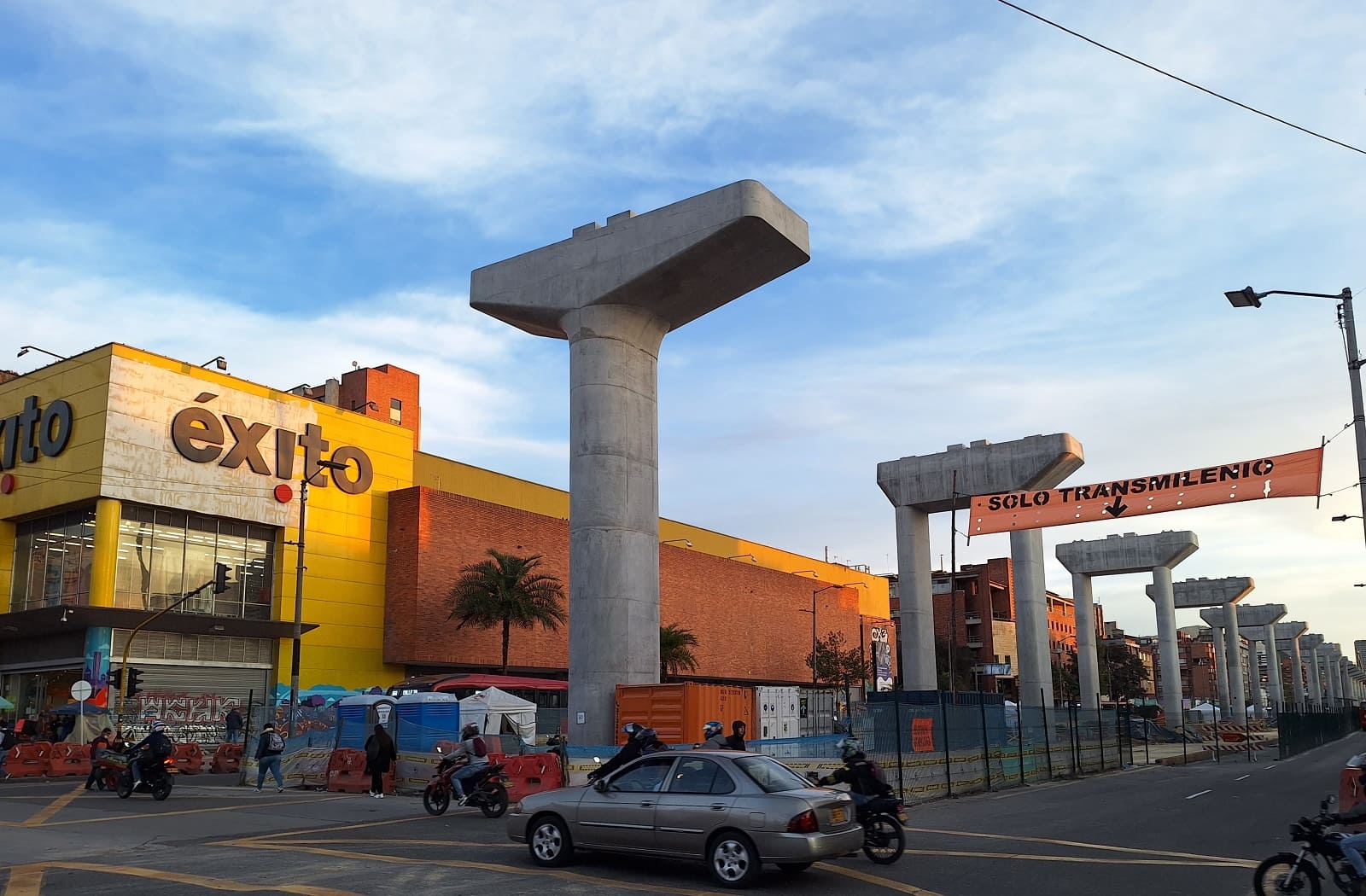 Fitch Ratings Downgrades Colombia to BB, Maintains Stable Outlook