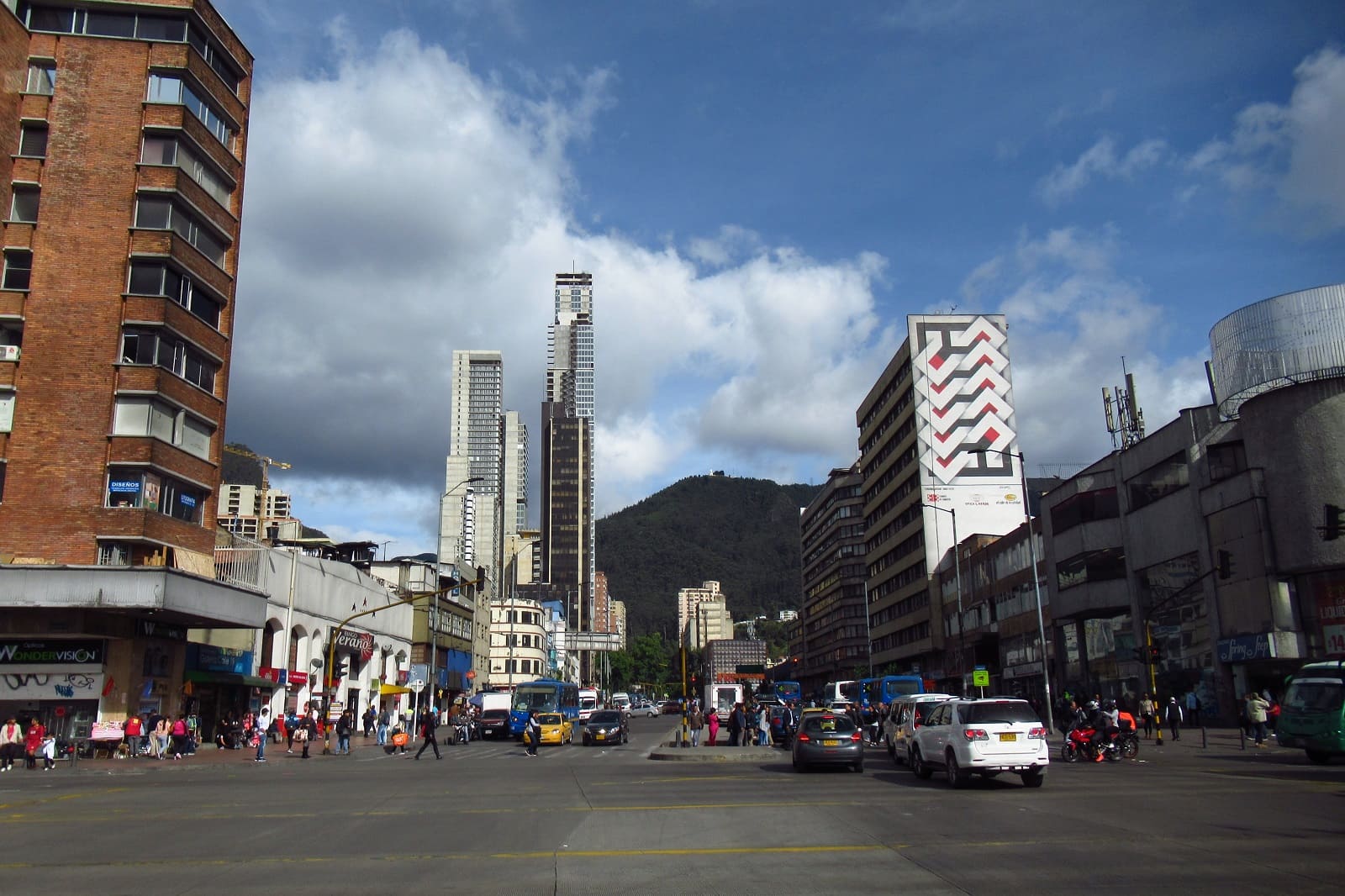 Colombia’s Wage Hike and Housing Price Controls Spark Controversy